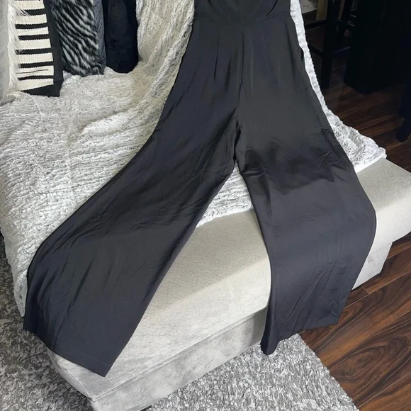 Express Sweetheart Wide Leg Jumpsuit Legging in Pitch Black - Picture 9 of 12
